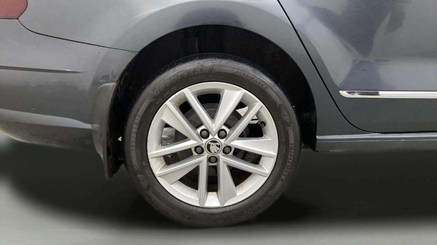 2020 Skoda Rapid STYLE TSI, Petrol, Manual, 68,062 km, Right Rear Wheel