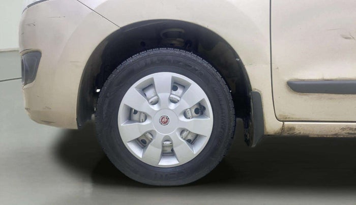 2016 Maruti Wagon R 1.0 LXI CNG, CNG, Manual, 98,303 km, Left Front Wheel