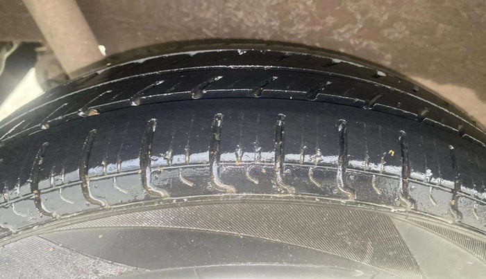2016 Maruti Wagon R 1.0 LXI CNG, CNG, Manual, 98,303 km, Right Rear Tyre Tread