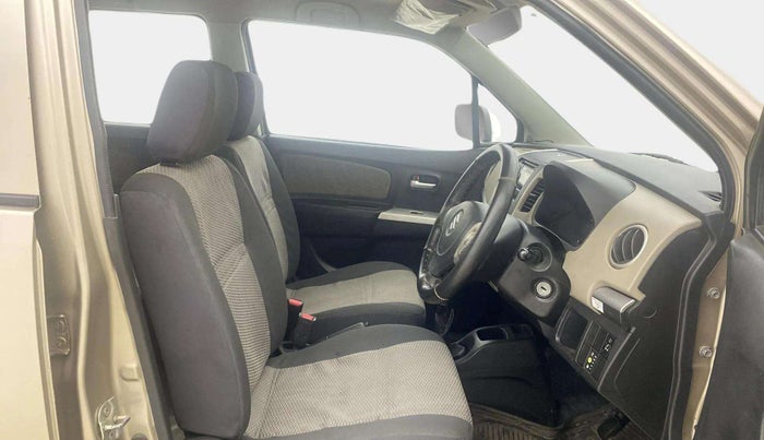 2016 Maruti Wagon R 1.0 LXI CNG, CNG, Manual, 98,303 km, Right Side Front Door Cabin