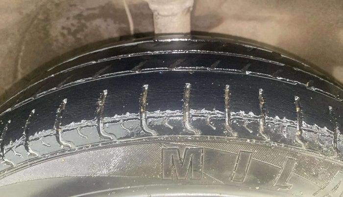 2016 Maruti Wagon R 1.0 LXI CNG, CNG, Manual, 98,303 km, Right Front Tyre Tread