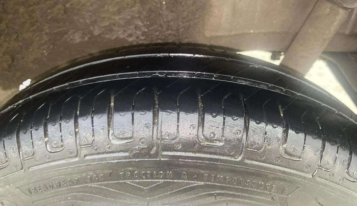 2016 Maruti Wagon R 1.0 LXI CNG, CNG, Manual, 98,303 km, Left Rear Tyre Tread