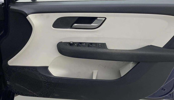 2023 Tata ALTROZ XZ PLUS O SUNROOF CNG, CNG, Manual, 29,519 km, Driver Side Door Panels Control