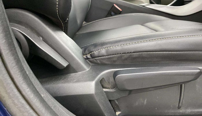 2023 Tata ALTROZ XZ PLUS O SUNROOF CNG, CNG, Manual, 29,519 km, Driver Side Adjustment Panel
