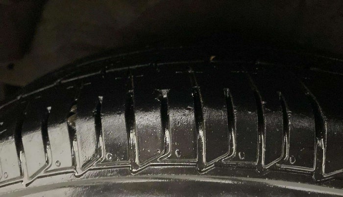 2013 Hyundai i10 MAGNA 1.2, Petrol, Manual, 74,651 km, Right Rear Tyre Tread