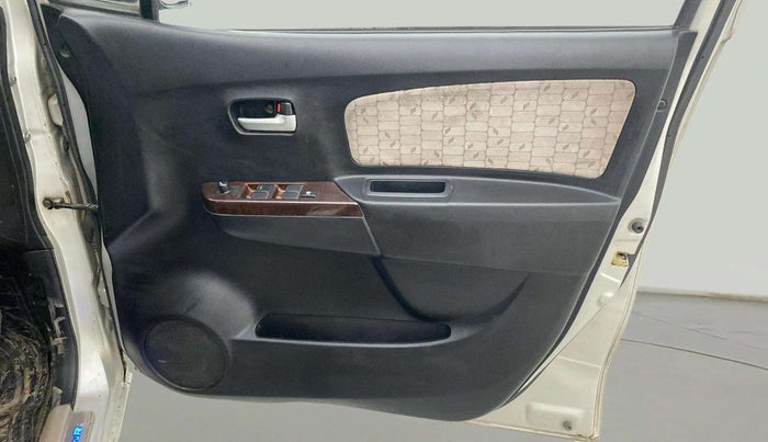 2016 Maruti Wagon R 1.0 VXI, CNG, Manual, 47,269 km, Driver Side Door Panels Control