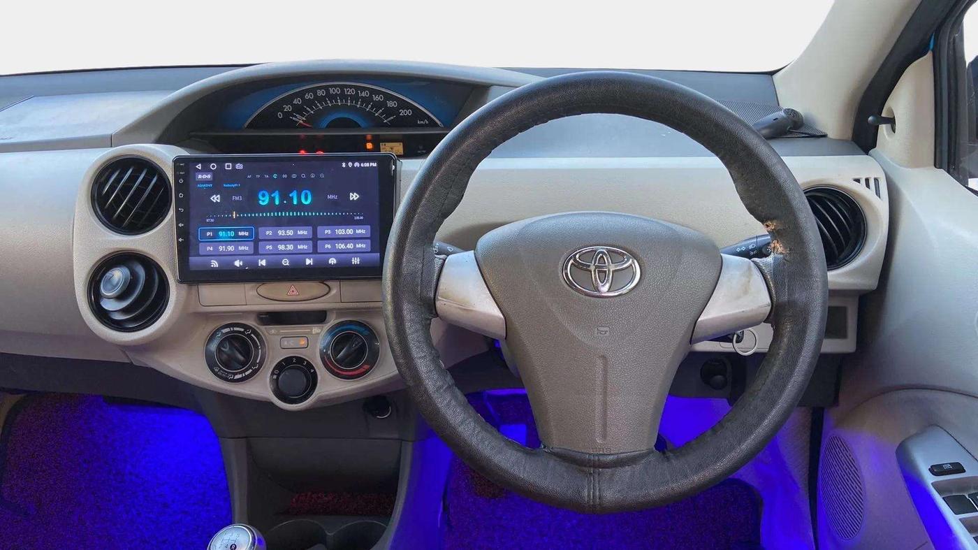 2013 Toyota Etios Liva G, Petrol, Manual, 53,792 km, Steering Wheel Close Up