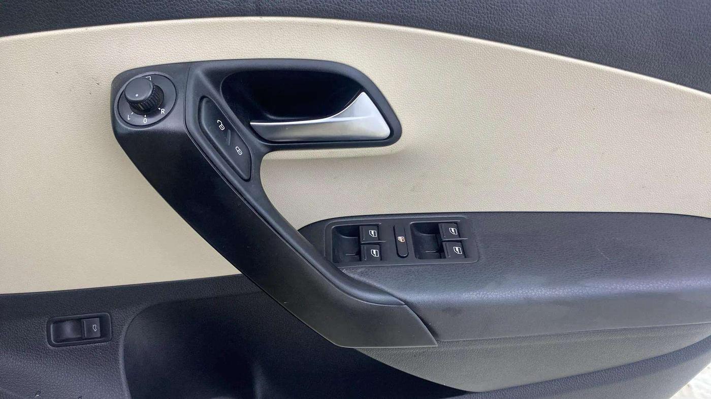 2021 Volkswagen Vento HIGHLINE PLUS 1.0L TSI AT, Petrol, Automatic, 17,398 km, Driver Side Door Panels Control