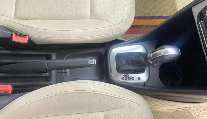 2021 Volkswagen Vento HIGHLINE PLUS 1.0L TSI AT, Petrol, Automatic, 17,398 km, Gear Lever