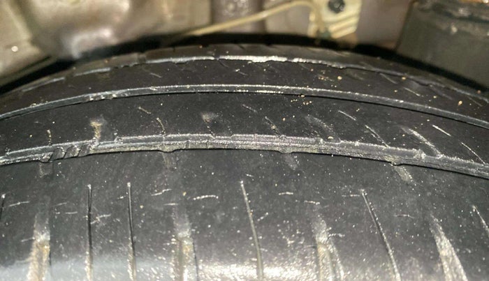 2015 Hyundai Eon D-LITE+, Petrol, Manual, 35,424 km, Left Rear Tyre Tread