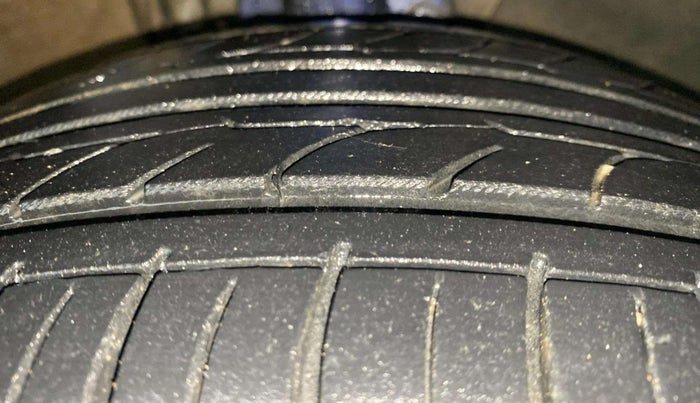 2020 Volkswagen Polo HIGHLINE PLUS 1.0L TSI AT, Petrol, Automatic, 74,427 km, Right Front Tyre Tread
