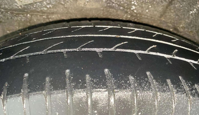 2013 Hyundai i10 MAGNA 1.2, Petrol, Manual, 31,103 km, Right Rear Tyre Tread