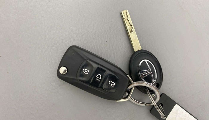 2019 Tata Tiago XZA PLUS PETROL, Petrol, Automatic, 37,286 km, Key Close Up