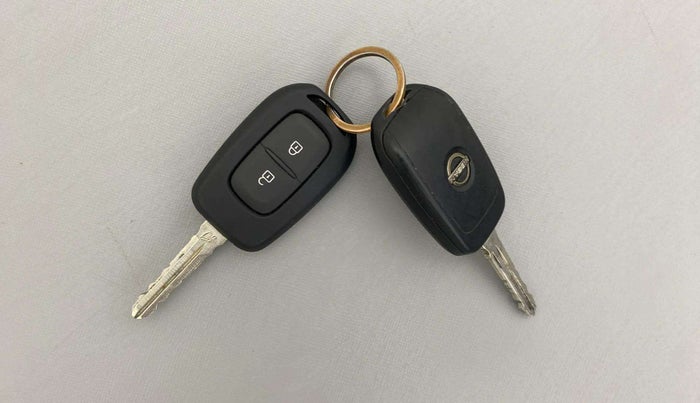 2021 Nissan MAGNITE XL TURBO, Petrol, Manual, 31,021 km, Key Close Up