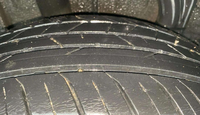 2021 Nissan MAGNITE XL TURBO, Petrol, Manual, 31,021 km, Right Rear Tyre Tread