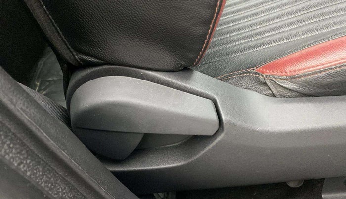 2021 Nissan MAGNITE XL TURBO, Petrol, Manual, 31,021 km, Driver Side Adjustment Panel