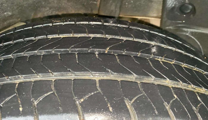 2016 Renault Duster 85 PS RXZ DIESEL, Diesel, Manual, 53,185 km, Left Rear Tyre Tread