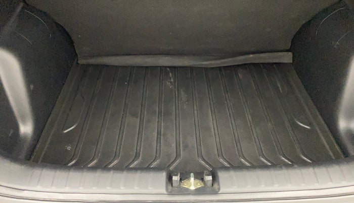 2022 KIA SONET HTK 1.5, Diesel, Manual, 69,590 km, Boot Inside
