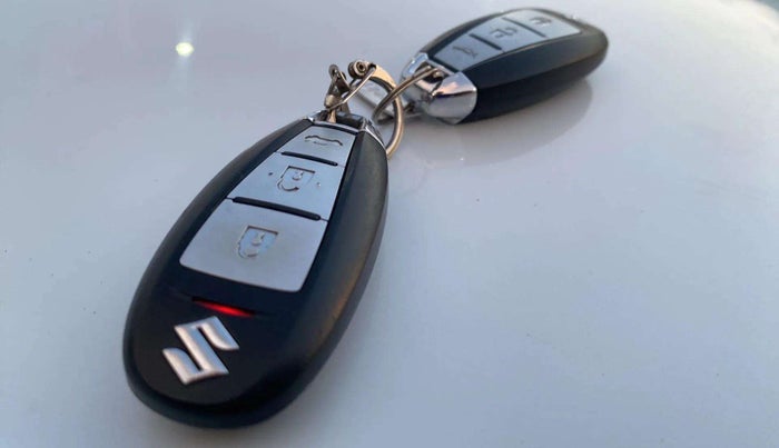 2015 Maruti Ciaz ZXI+, Petrol, Manual, 1,12,540 km, Key Close Up