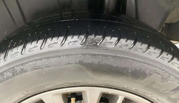 2020 Maruti Ertiga ZXI+ SHVS, Petrol, Manual, 92,612 km, Left Rear Tyre Tread