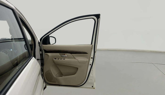 2020 Maruti Ertiga ZXI+ SHVS, Petrol, Manual, 92,612 km, RHS Front Door