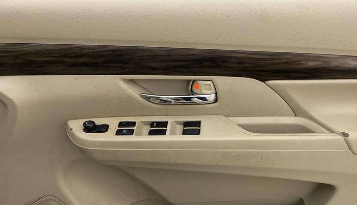 2020 Maruti Ertiga ZXI+ SHVS, Petrol, Manual, 92,612 km, Driver Side Door Panels Control
