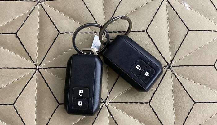 2020 Maruti Ertiga ZXI+ SHVS, Petrol, Manual, 92,612 km, Key Close Up