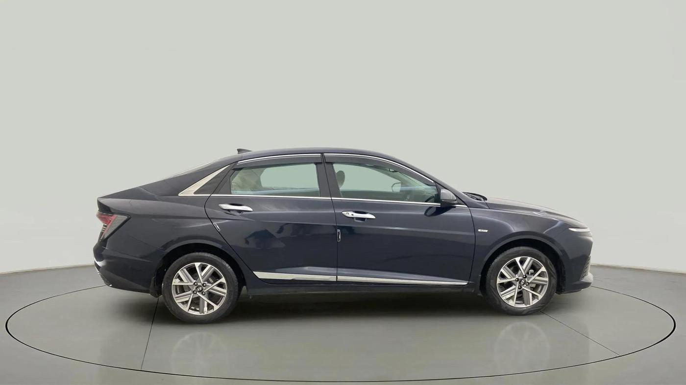 2023 Hyundai Verna SX(O) 1.5 MPI IVT , Petrol, Automatic, 20,304 km, Right Side View