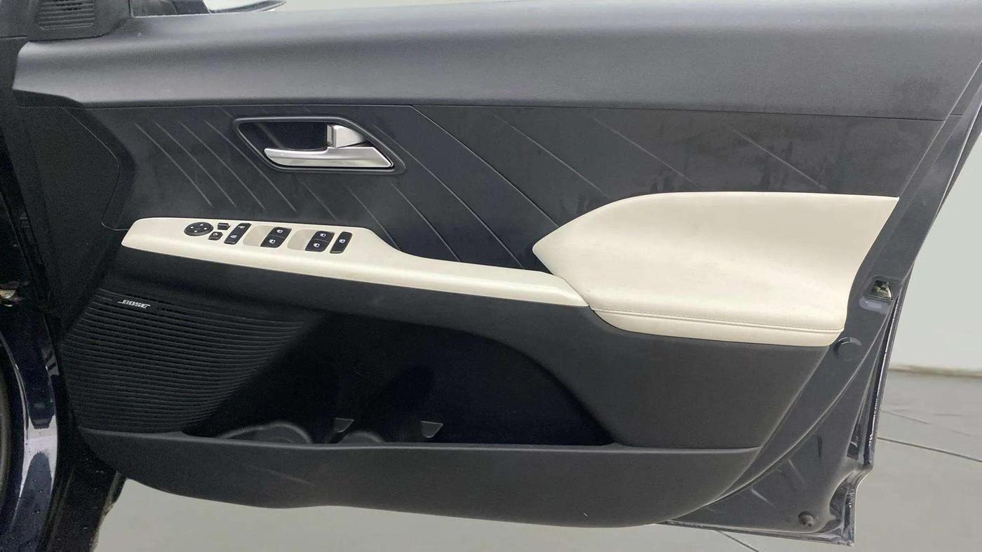 2023 Hyundai Verna SX(O) 1.5 MPI IVT , Petrol, Automatic, 20,304 km, Driver Side Door Panels Control