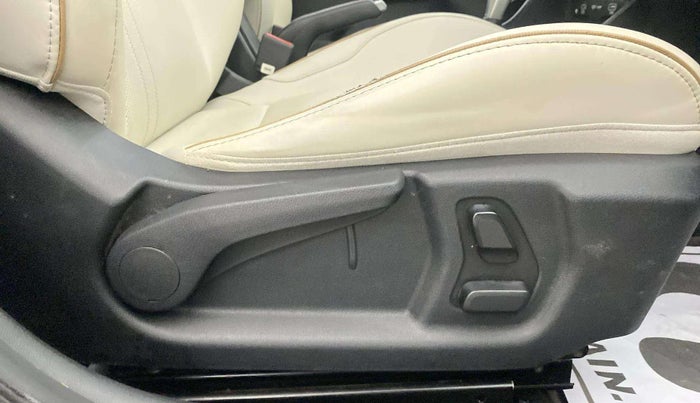 2023 Hyundai Verna SX(O) 1.5 MPI IVT , Petrol, Automatic, 20,126 km, Driver Side Adjustment Panel