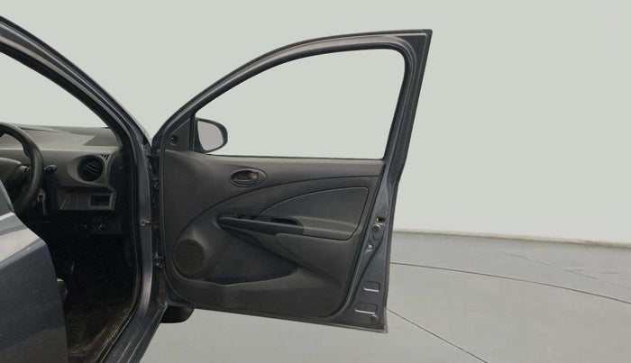 2013 Toyota Etios GD, Diesel, Manual, 1,24,786 km, RHS Front Door