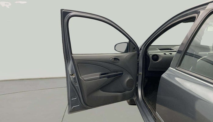2013 Toyota Etios GD, Diesel, Manual, 1,24,786 km, LHS Front Door