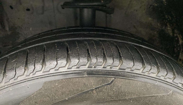 2013 Toyota Etios GD, Diesel, Manual, 1,24,786 km, Left Front Tyre Tread