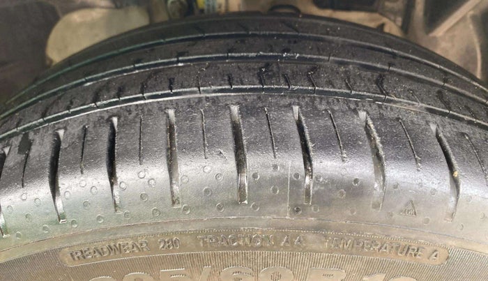 2013 Ford Ecosport TITANIUM 1.0L ECOBOOST, Petrol, Manual, 79,141 km, Right Front Tyre Tread