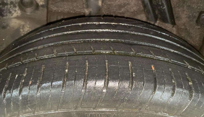 2019 Renault Duster RXS PETROL, Petrol, Manual, 36,804 km, Right Rear Tyre Tread