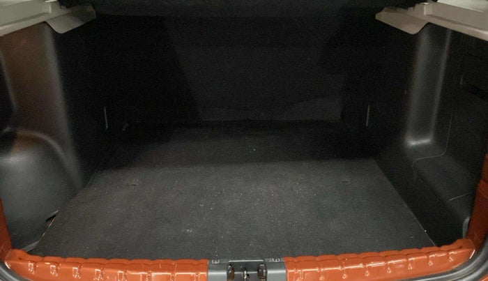 2019 Renault Duster RXS PETROL, Petrol, Manual, 36,804 km, Boot Inside