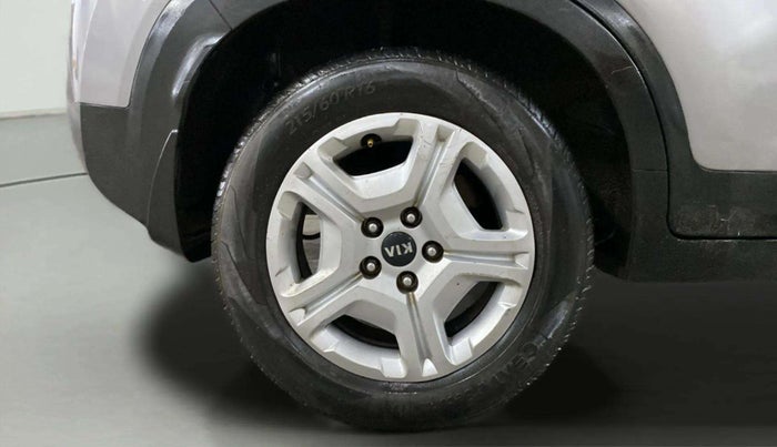 2021 KIA SONET HTK PLUS 1.5 AT, Diesel, Automatic, 50,291 km, Right Rear Wheel