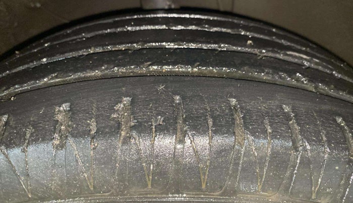2021 KIA SONET HTK PLUS 1.5 AT, Diesel, Automatic, 50,291 km, Right Front Tyre Tread