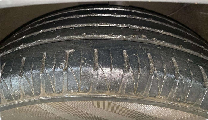 2021 KIA SONET HTK PLUS 1.5 AT, Diesel, Automatic, 50,291 km, Left Front Tyre Tread