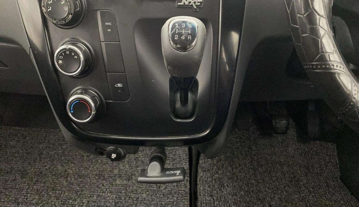 2019 Mahindra KUV 100 NXT K4+ P 6 STR, Petrol, Manual, 98,218 km, Gear Lever