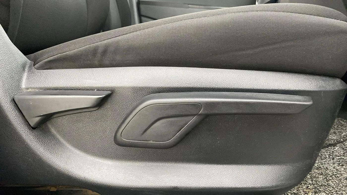 2019 Mahindra KUV 100 NXT K4+ P 6 STR, Petrol, Manual, 98,284 km, Driver Side Adjustment Panel