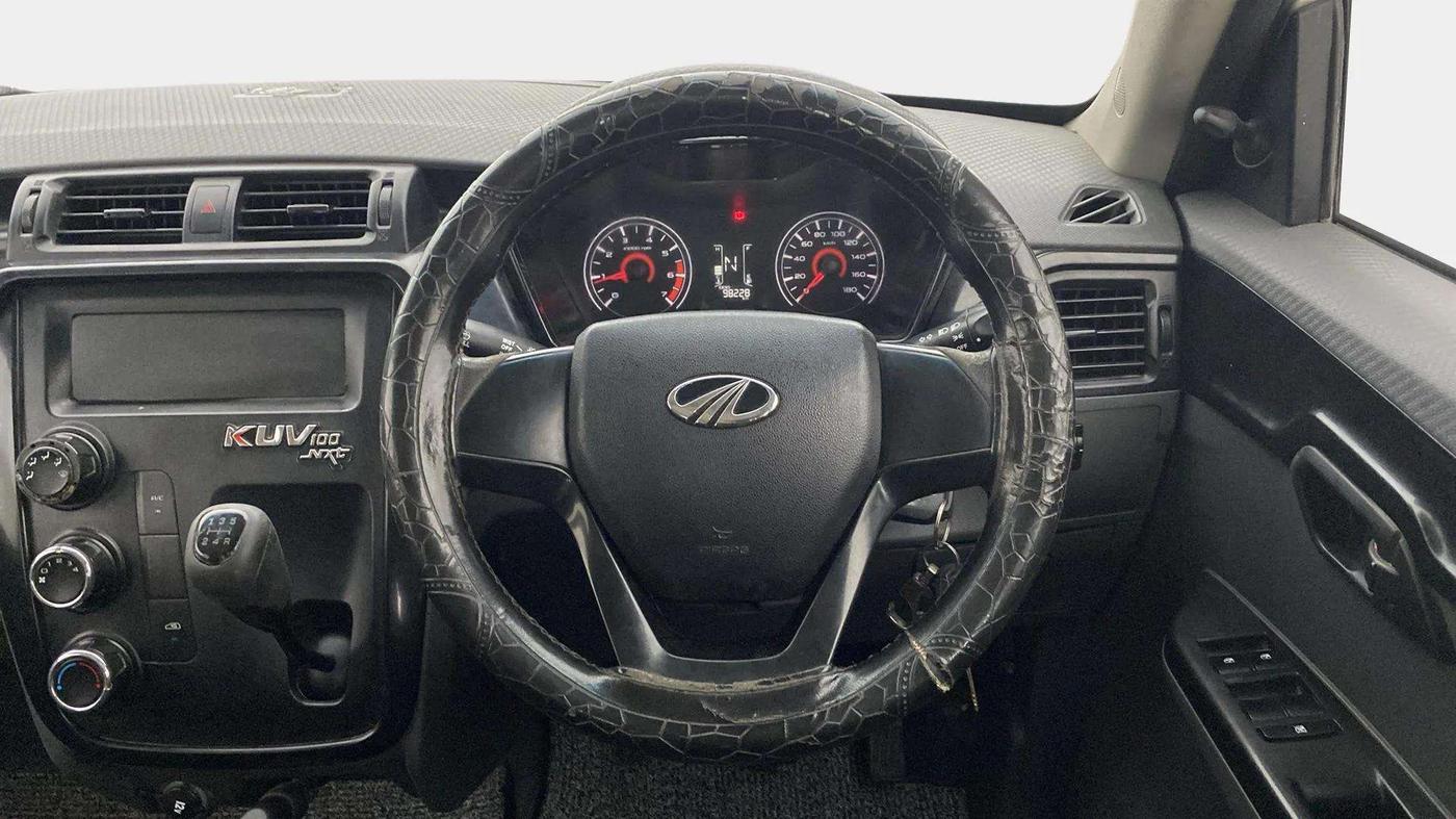 2019 Mahindra KUV 100 NXT K4+ P 6 STR, Petrol, Manual, 98,284 km, Steering Wheel Close Up