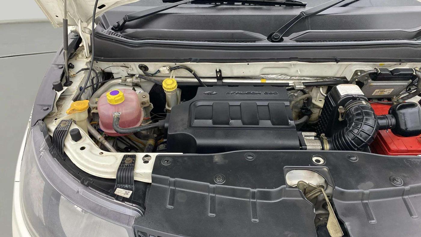 2019 Mahindra KUV 100 NXT K4+ P 6 STR, Petrol, Manual, 98,284 km, Engine View - Right