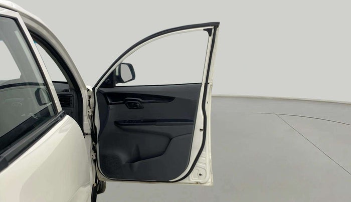 2019 Mahindra KUV 100 NXT K4+ P 6 STR, Petrol, Manual, 98,218 km, RHS Front Door