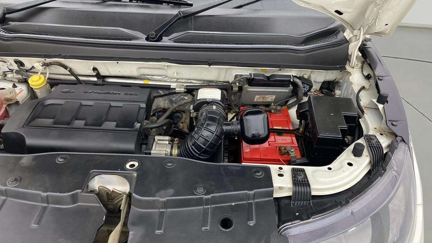 2019 Mahindra KUV 100 NXT K4+ P 6 STR, Petrol, Manual, 98,284 km, Engine View - Left
