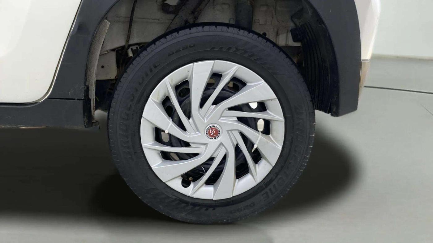 2019 Mahindra KUV 100 NXT K4+ P 6 STR, Petrol, Manual, 98,284 km, Left Rear Wheel