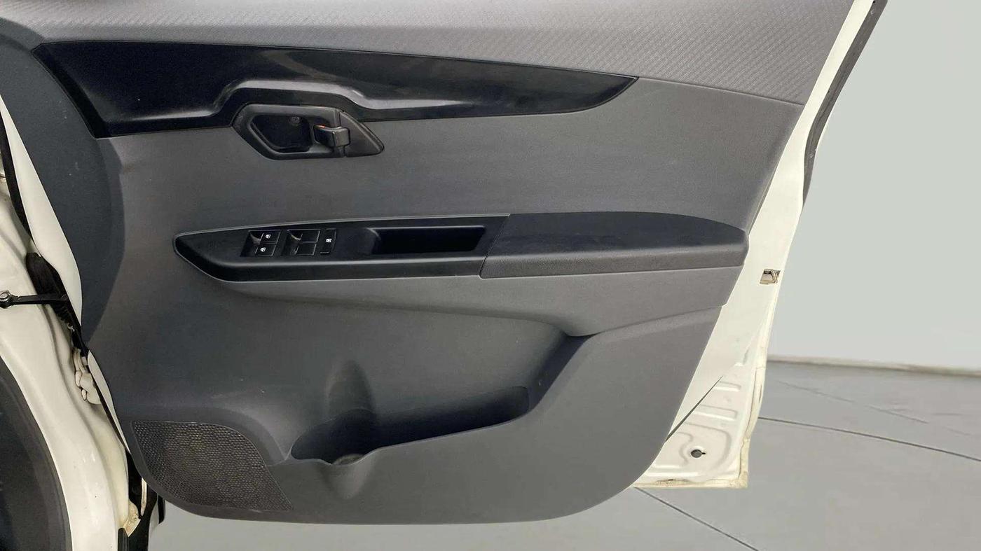2019 Mahindra KUV 100 NXT K4+ P 6 STR, Petrol, Manual, 98,284 km, Driver Side Door Panels Control