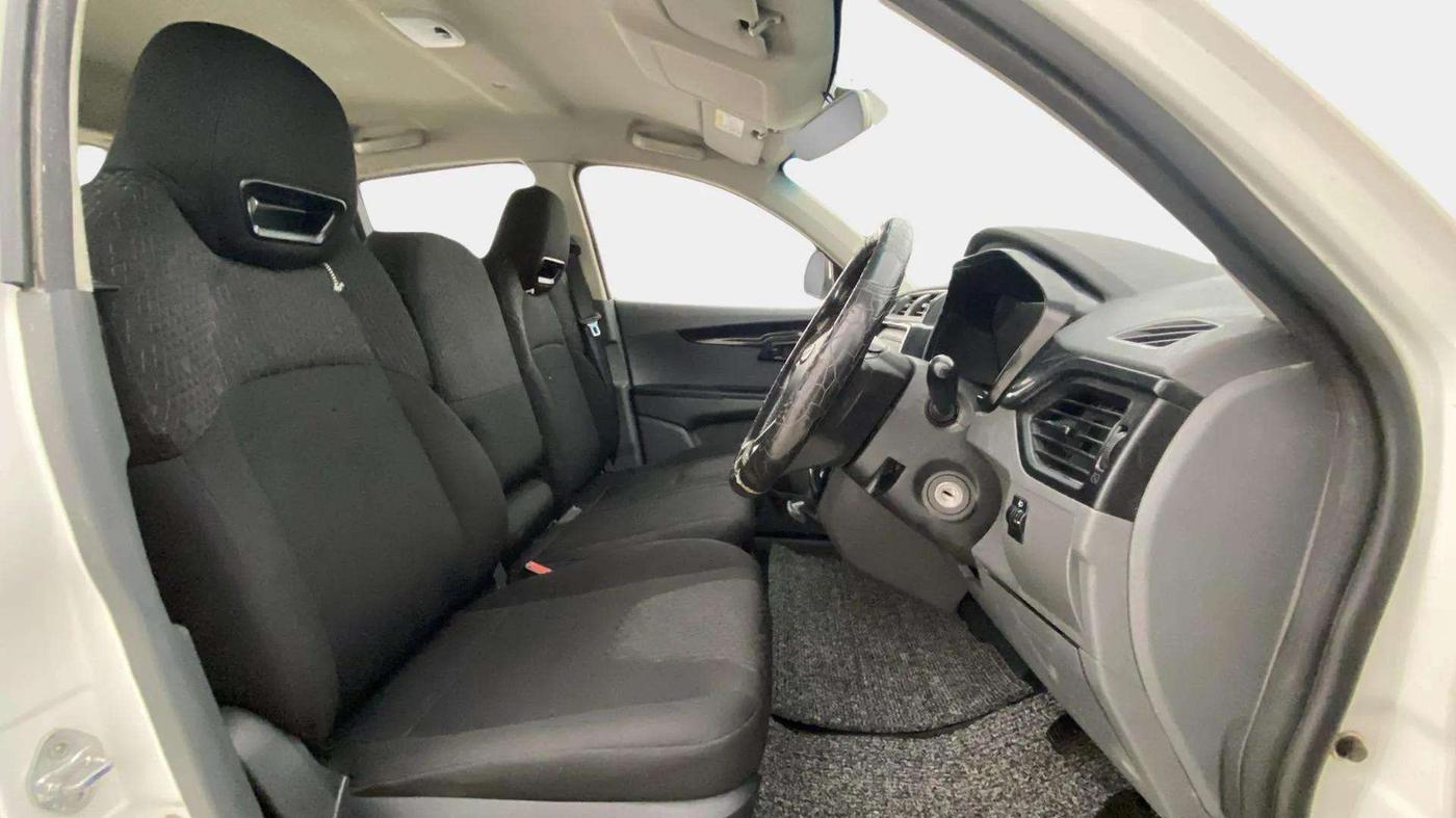 2019 Mahindra KUV 100 NXT K4+ P 6 STR, Petrol, Manual, 98,284 km, Right Side Front Door Cabin