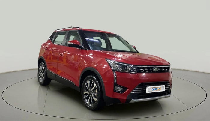 2021 Mahindra XUV300 W8 (O) 1.5 DIESEL AMT, Diesel, Automatic, 56,080 km, Right Front Diagonal