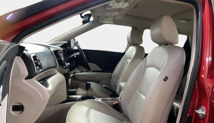 2021 Mahindra XUV300 W8 (O) 1.5 DIESEL AMT, Diesel, Automatic, 56,080 km, Right Side Front Door Cabin